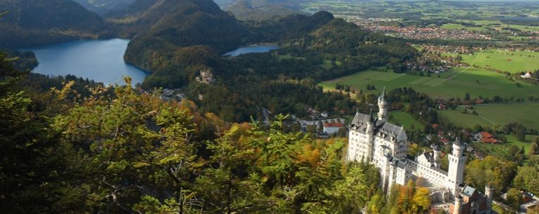 Allianz - Neuschwanstein castle in the mountains