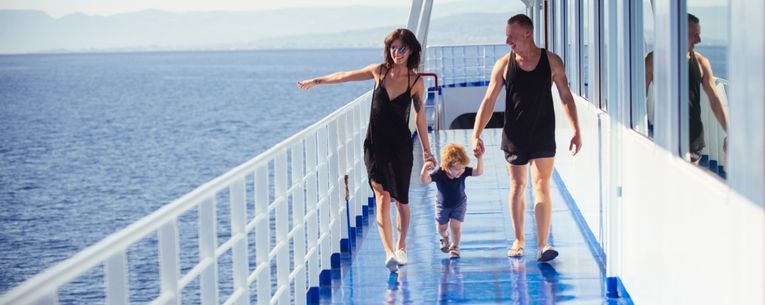 Allianz - family aboard cruise ship