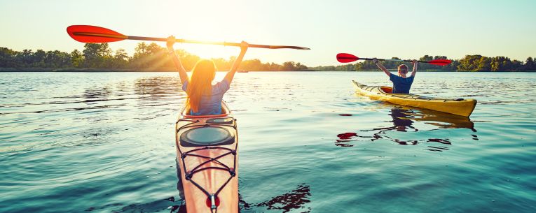 Allianz - kayaking on summer vacation