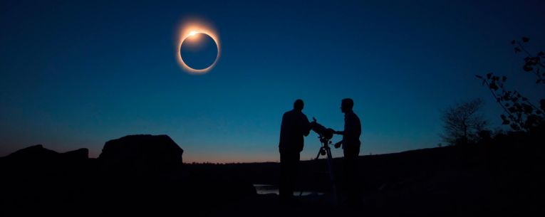 Allianz - viewing the eclipse